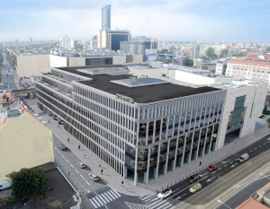 Nowy najemca w Retro Office House