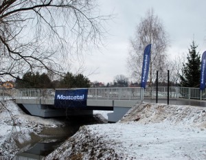 Kolejny most kompozytowy otwarty