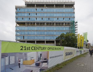 [Bydgoszcz] Wiecha na nowoczesnym biurowcu