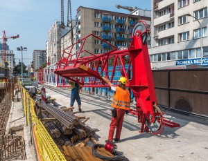 [Warszawa] W stolicy pojawił się najwyższy żuraw w Polsce
