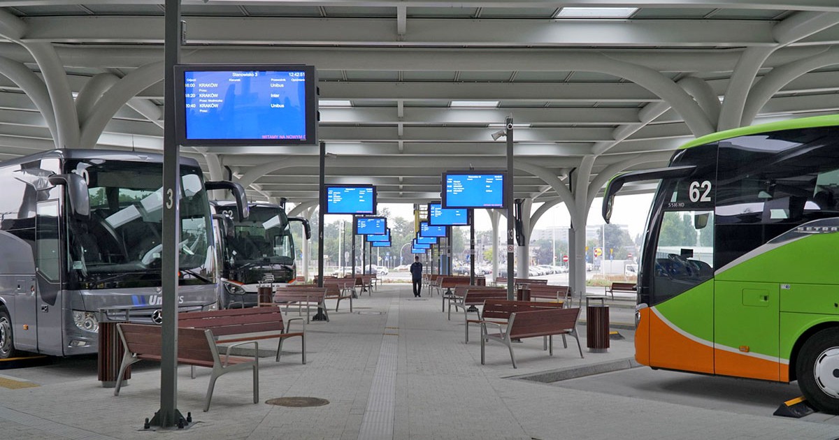 Katowice Nowy dworzec autobusowy czeka na pasażerów ...