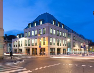 [Warszawa] Plac Zamkowy - Business with Heritage z nowymi najemcami