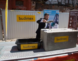 Teal Office i Sepia Office z kamieniem węgielnym