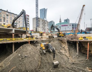 [Warszawa] Na budowie wieżowca Varso praca wre