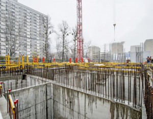 [Warszawa] Mennica Legacy Tower wychodzi z ziemi