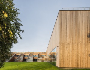Polskie Perły Architektury. Akademeia High School
