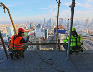 Savills: wpływ pandemii coraz bardziej widoczny, ale dramatu w nieruchomościach komercyjnych nie będzie