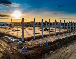 Knight Frank: podaż na powierzchnie biurowe i magazynowe będzie rosnąć