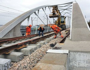 [Kraków] Pierwszy most kolejowy nad Wisłą gotowy