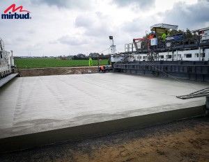 [Łódzkie] Mirbud układa nawierzchnię nowej autostrady A1