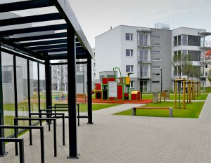 [Poznań] Przy Cegłowskiej lokatorzy odbierają klucze do nowych mieszkań