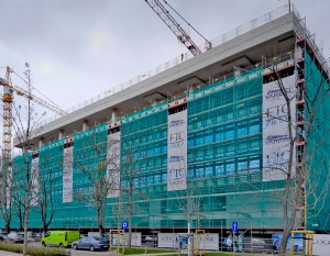 [Warszawa] Zawisła wiecha na biurowcu E w kompleksie LIXA