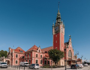 Pieniądz podąża za pasażerem na dworcach PKP