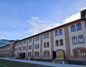 [Poznań] Uniwersytet Adama Mickiewicza będzie kształcić w odrestaurowanym magazynie