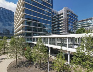 [Warszawa] Pierwszy biurowiec projektu Towarowa22 ukończony